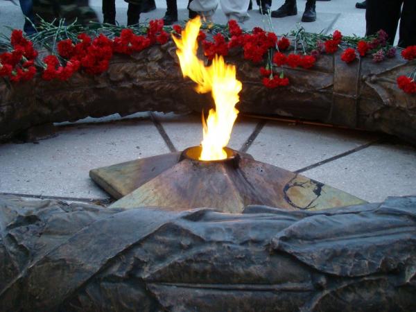 Сегодня на Мемориале славы состоялась традиционная  патриотическая акция «Свеча памяти»