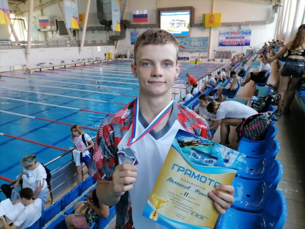 Златоустовский пловец завоевал три медали Кубка России 