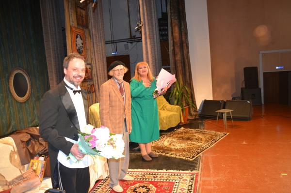 В златоустовском дворце культуры «Булат» состоялся благотворительный спектакль «Продается детектор лжи»