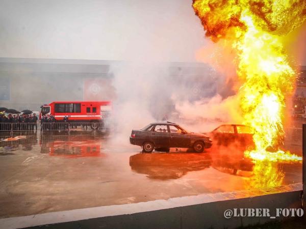 На выставке «Комплексная безопасность-2021» проходят открытые соревнования огнеборцев из разных уголков страны