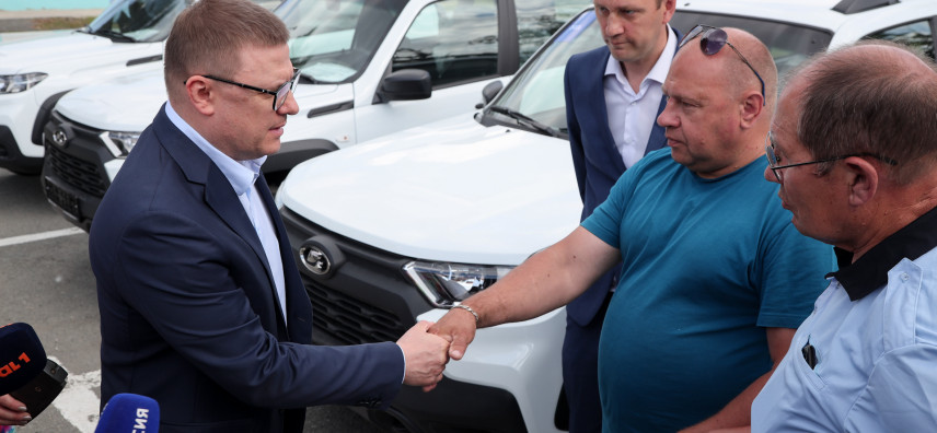 В муниципалитеты Челябинской области переданы 58 новых легковых автомобилей для медицинских организаций региона