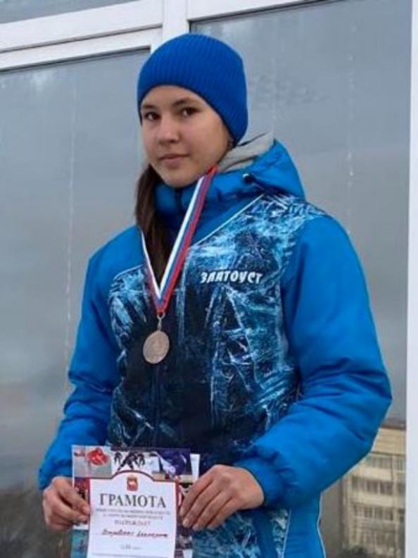 Златоустовская конькобежка стала победительницей всероссийских соревнований в составе сборной Челябинской области