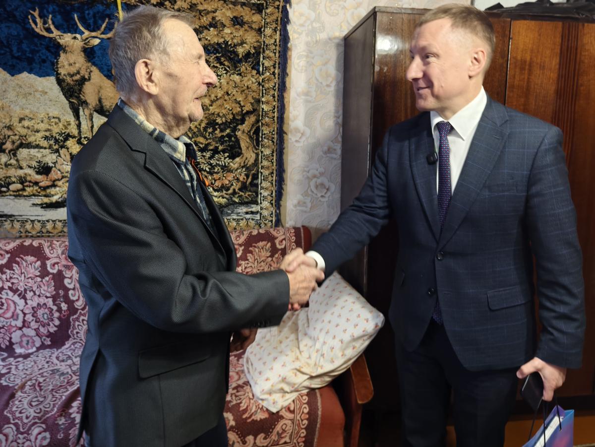 Олег Решетников встретился с жителем блокадного Ленинграда в День воинской славы России