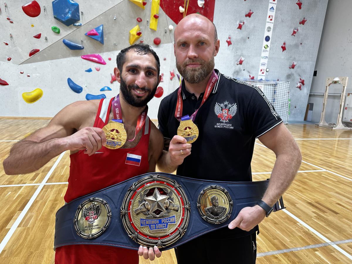 Златоустовский боксер Эдмонд Худоян в шестой раз стал чемпионом России по боксу Златоустовский боксер Эдмонд Худоян в шестой раз стал чемпионом России по боксу