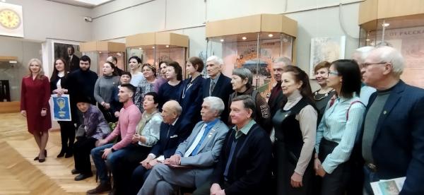 В Златоусте состоялось торжественное открытие выставки, посвященной 95-летию литературного объединения «Мартен»