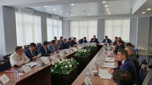 Сегодня глава Златоустовского городского округа Максим Пекарский принял участие в работе общего собрания Ассоциации муниципальных образований Челябинской области «Горный Урал»