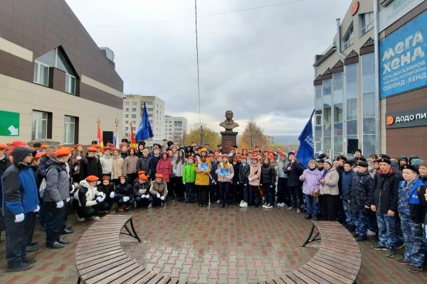 В Златоусте торжественно открыли памятник первому космонавту Земли, Герою Советского Союза Юрию Алексеевичу Гагарину
