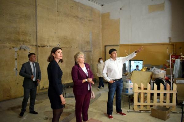 В Центральном продолжается реконструкция центра культурной и творческой жизни поселка