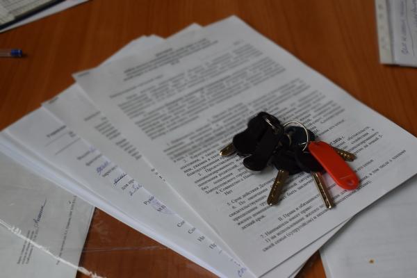 В Златоусте ребята, выросшие без родителей, получили благоустроенные квартиры