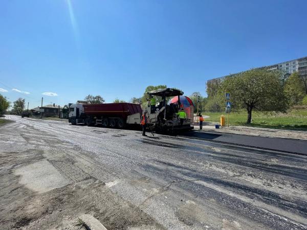 В Златоусте приступили к асфальтированию дороги по ул. Таганайская