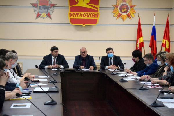В Златоусте состоялось заседание Совета по образованию