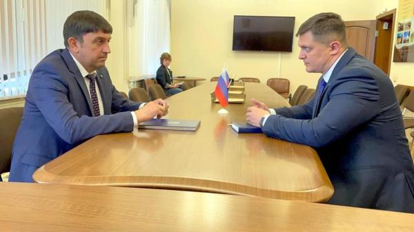 В городской администрации обсудили реализацию программы системы газоочистки метзавода