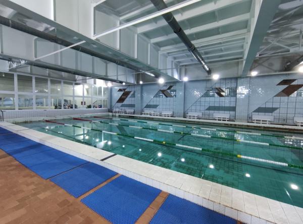 Возобновил работу плавательный бассейн «Сталь»