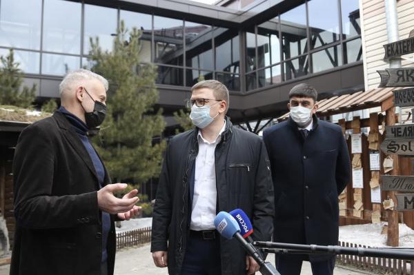 Алексей Текслер побывал в Златоусте, где поздравил театр «Омнибус» с вековым юбилеем