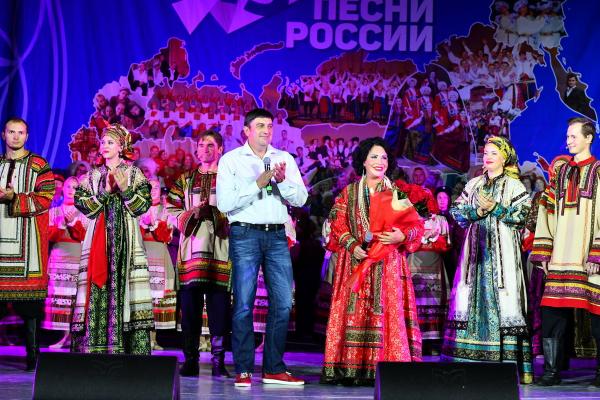 В Златоусте ярким аккордом завершился всероссийский фестиваль «Песни России»